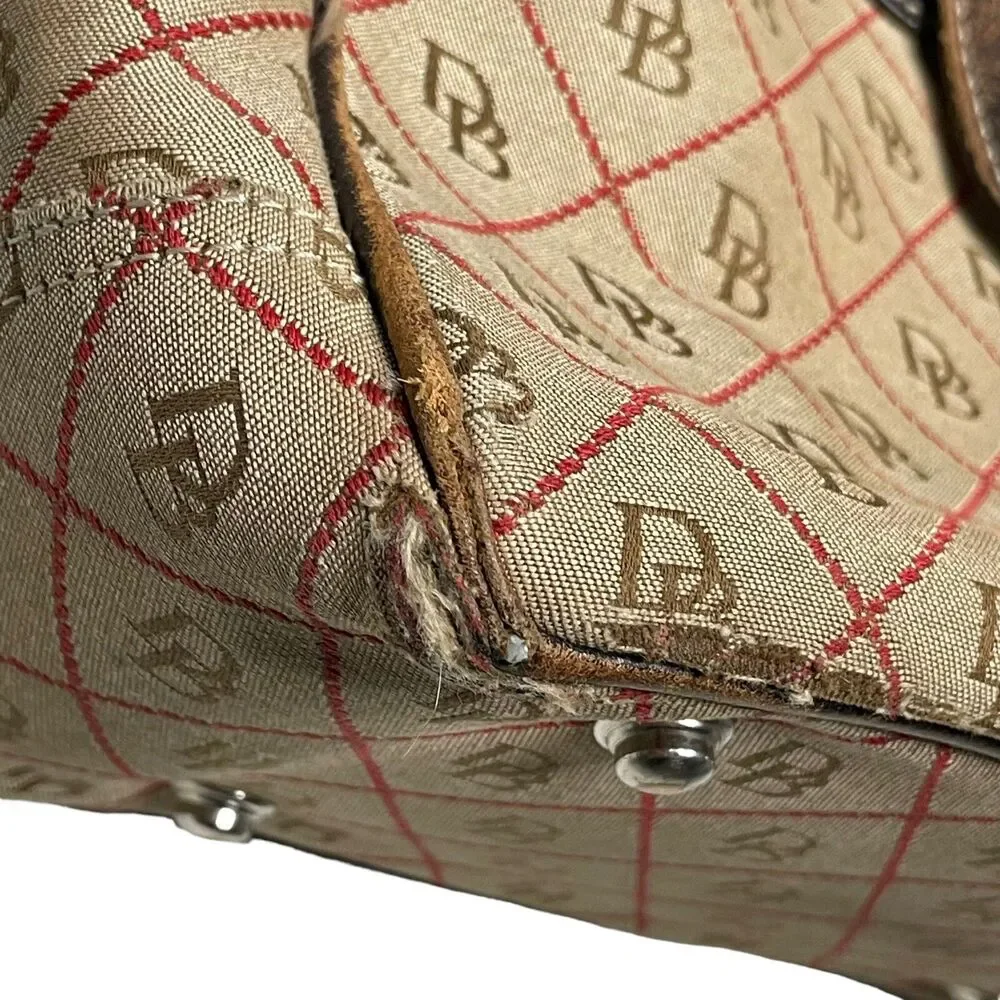 Dooney & Bourke pattern accents